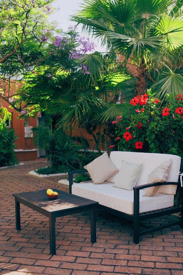 Hotel Madreselva - Grupo Califa ลอสกาญอสเดเมกา ภายนอก รูปภาพ