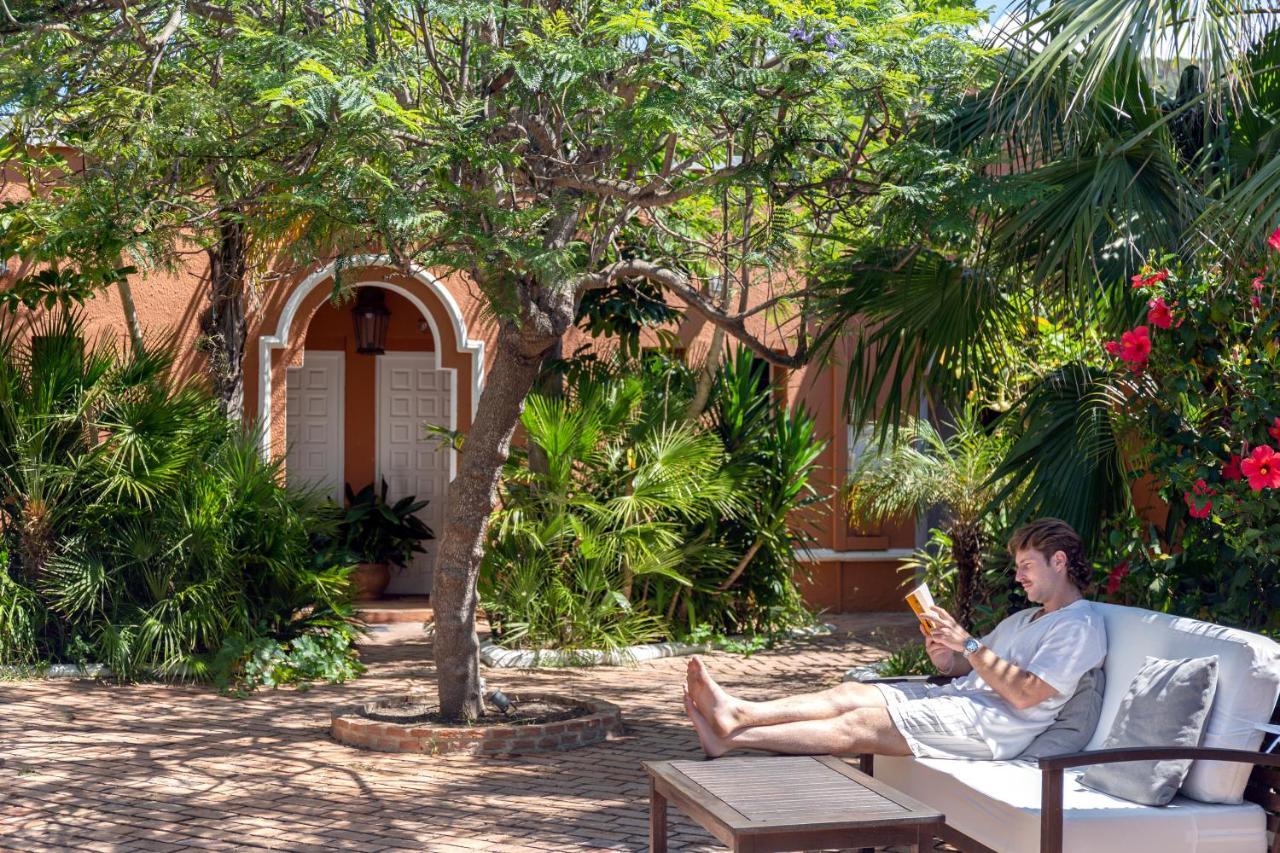 Hotel Madreselva - Grupo Califa ลอสกาญอสเดเมกา ภายนอก รูปภาพ