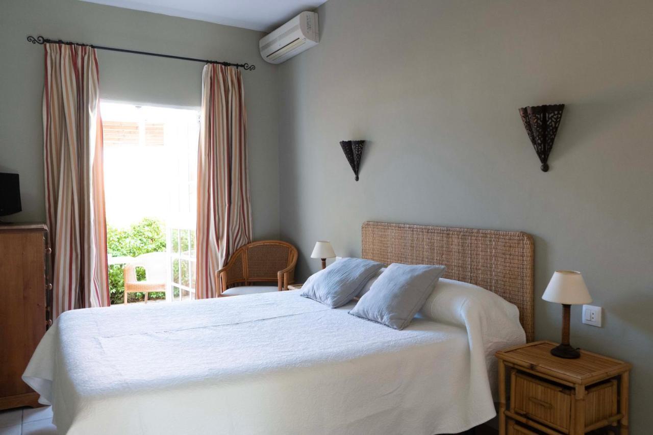 Hotel Madreselva - Grupo Califa ลอสกาญอสเดเมกา ภายนอก รูปภาพ
