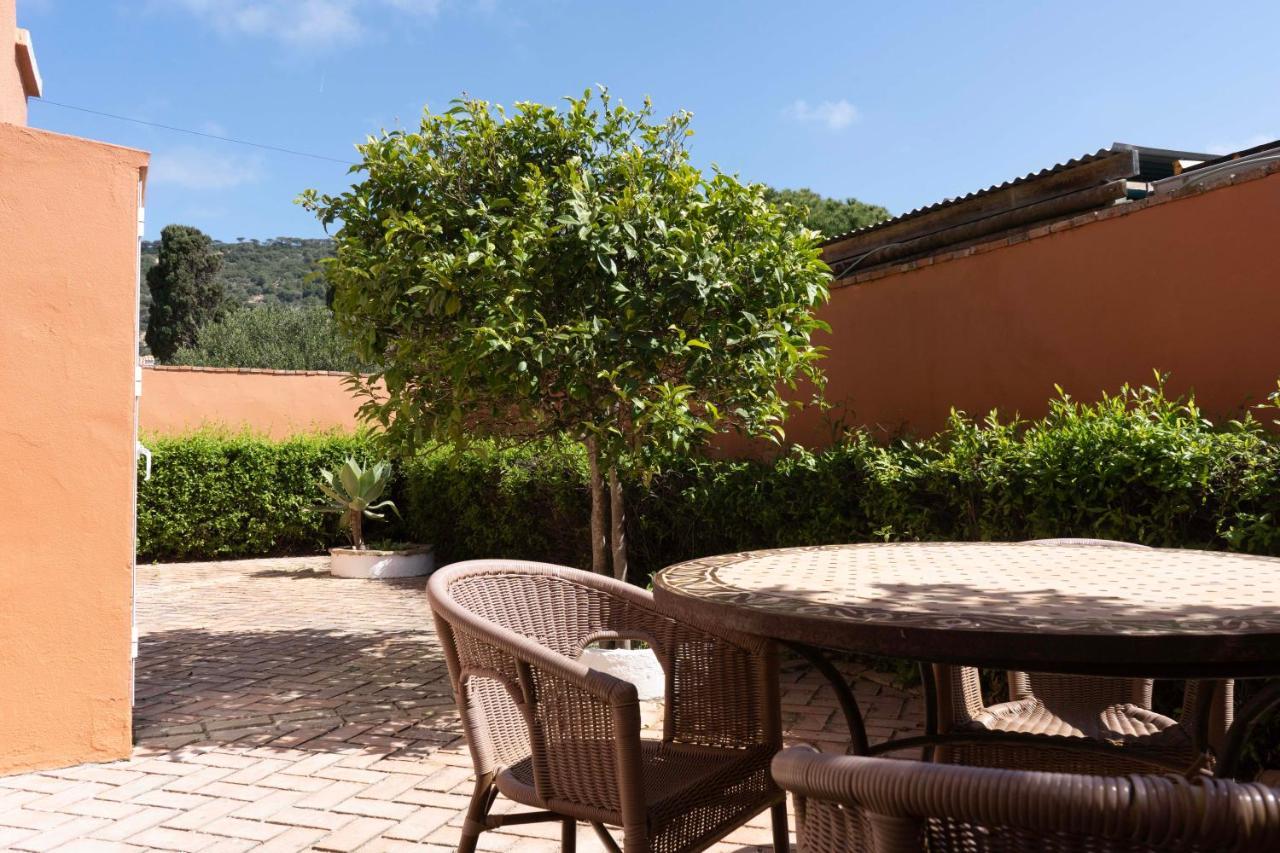 Hotel Madreselva - Grupo Califa ลอสกาญอสเดเมกา ภายนอก รูปภาพ
